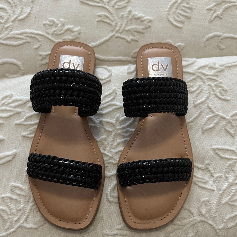 DV by Dolce Vita Women's Black and Tan Sandals